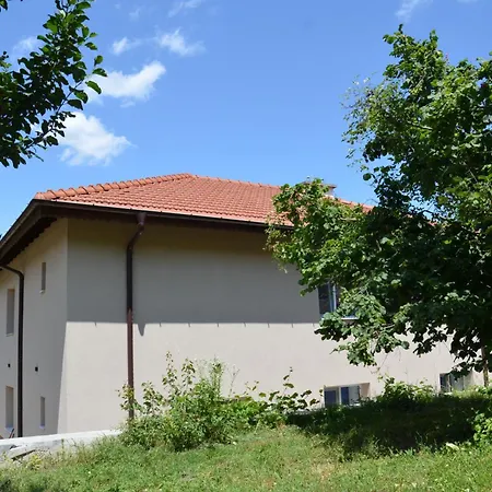 за гости мартинови Feriehus *